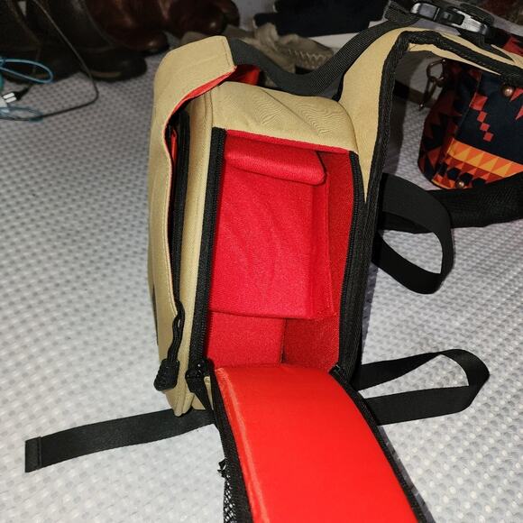 CADEN EUC DSLR CAMERA BAG BACKPACK - Picture 5 of 7